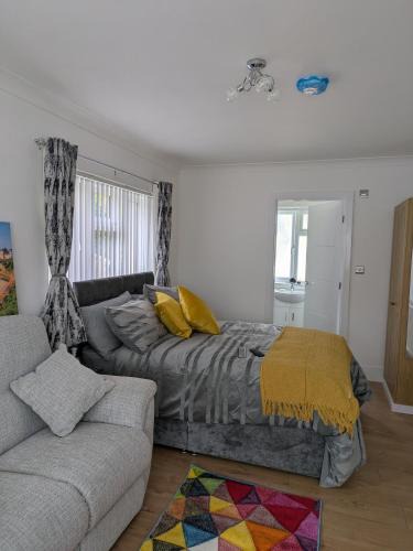 Wiseman's Bridge Apartment | Pinecroft