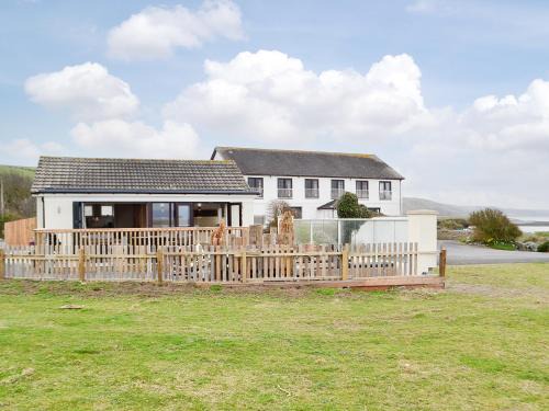 Llansantffraed House | Plas Bach