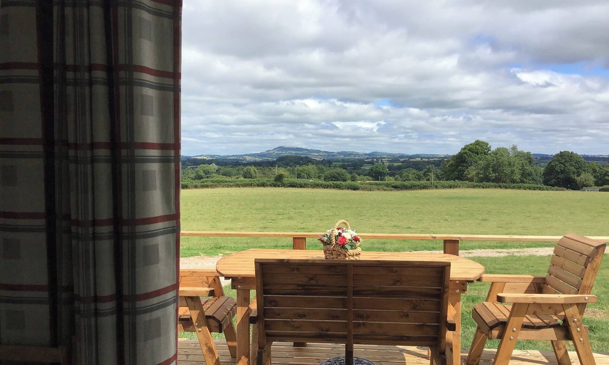 Usk Cottage | Poppy