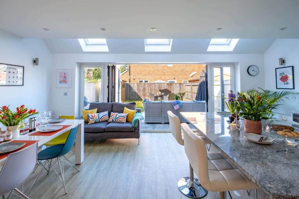 Sway House | Popsy Cottage