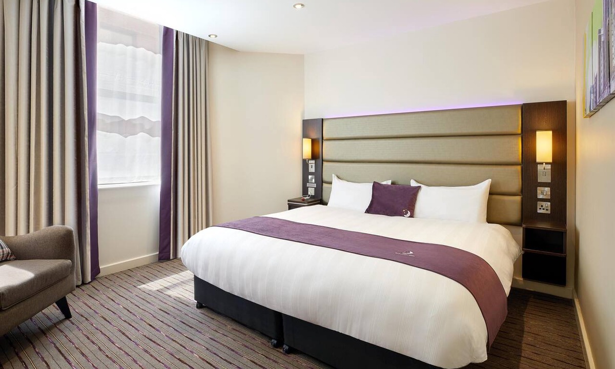 Macclesfield Hotel | Premier Inn Macclesfield North