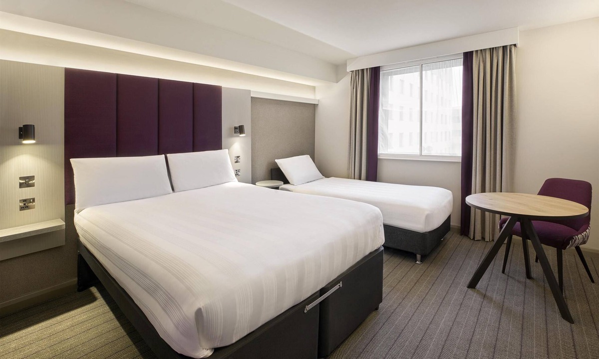 Peterborough Hotel | Premier Inn Peterborough North