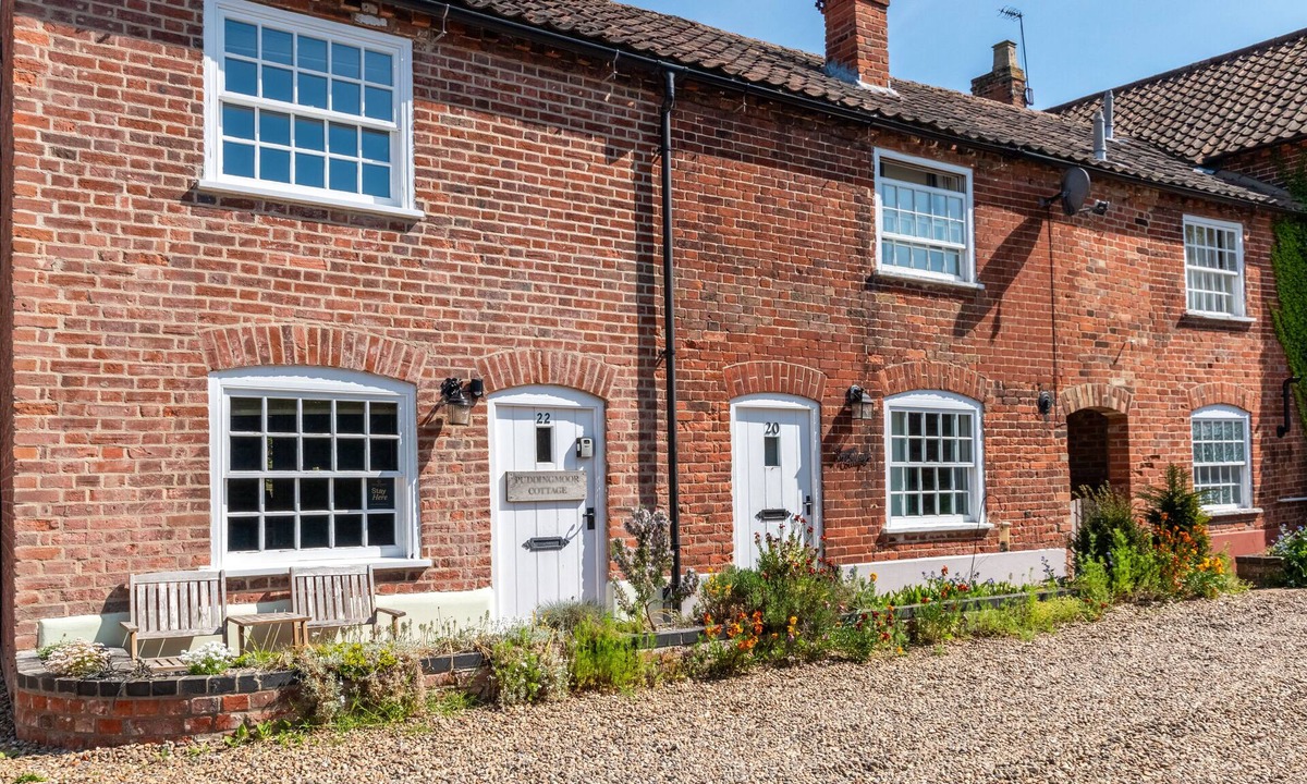 Beccles House | Puddingmoor Cottage - Two Bedroom House, Sleeps 4