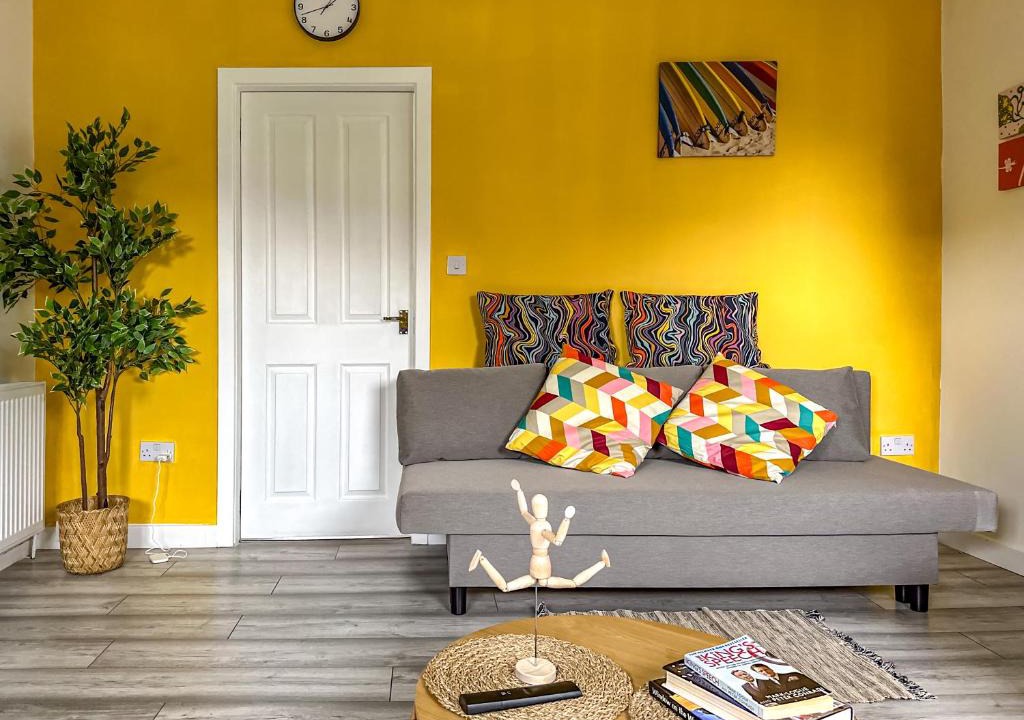 Clydebank Apartment | Quite Charming house near Glasgow