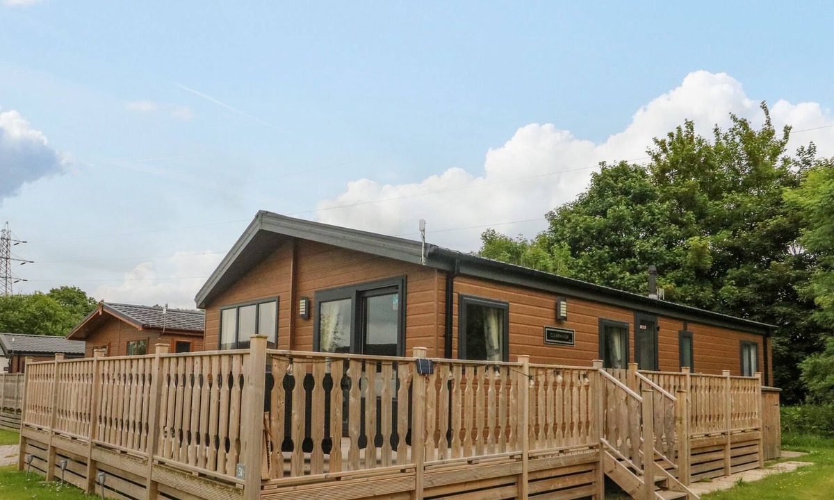 Yealand Conyers House | RAMBELLS LODGE, SHERWOOD 31, family friendly in Carnforth