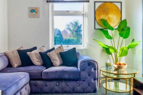 Rayleigh Apartment | Rayleigh Retreat-Spacious Family 3 Bed Apartment