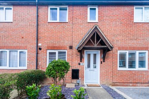 Harlow House | Recently refurbished 2 Bed Elegant home with Parking in Harlow