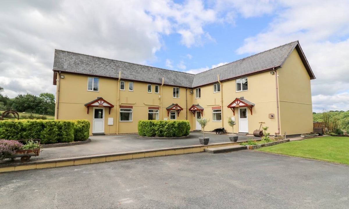 Disserth and Trecoed House | Red Kite Cottage, Howey