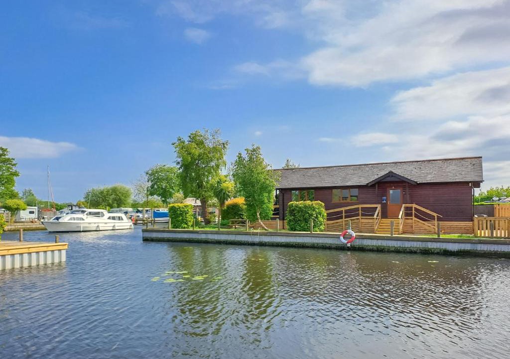 Brundall House | River Retreat-B6842