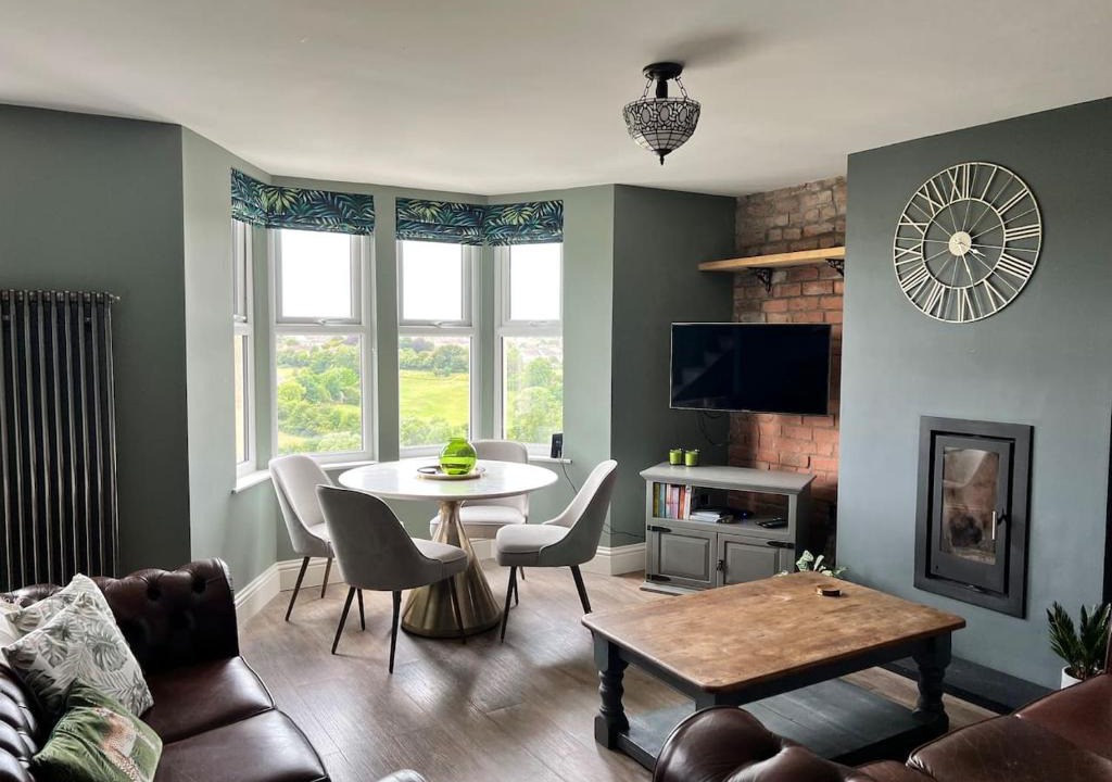 Keynsham Apartment | River View