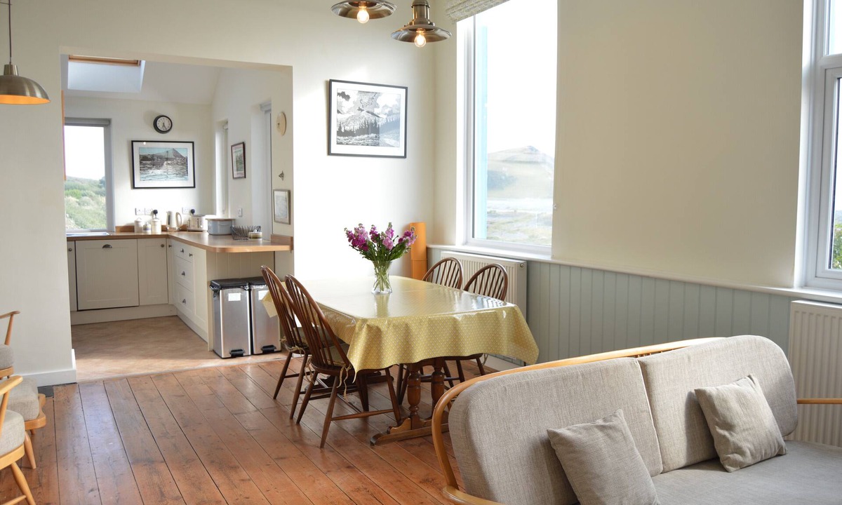 Aberystwyth House | River View - Three Bedroom House, Sleeps 6