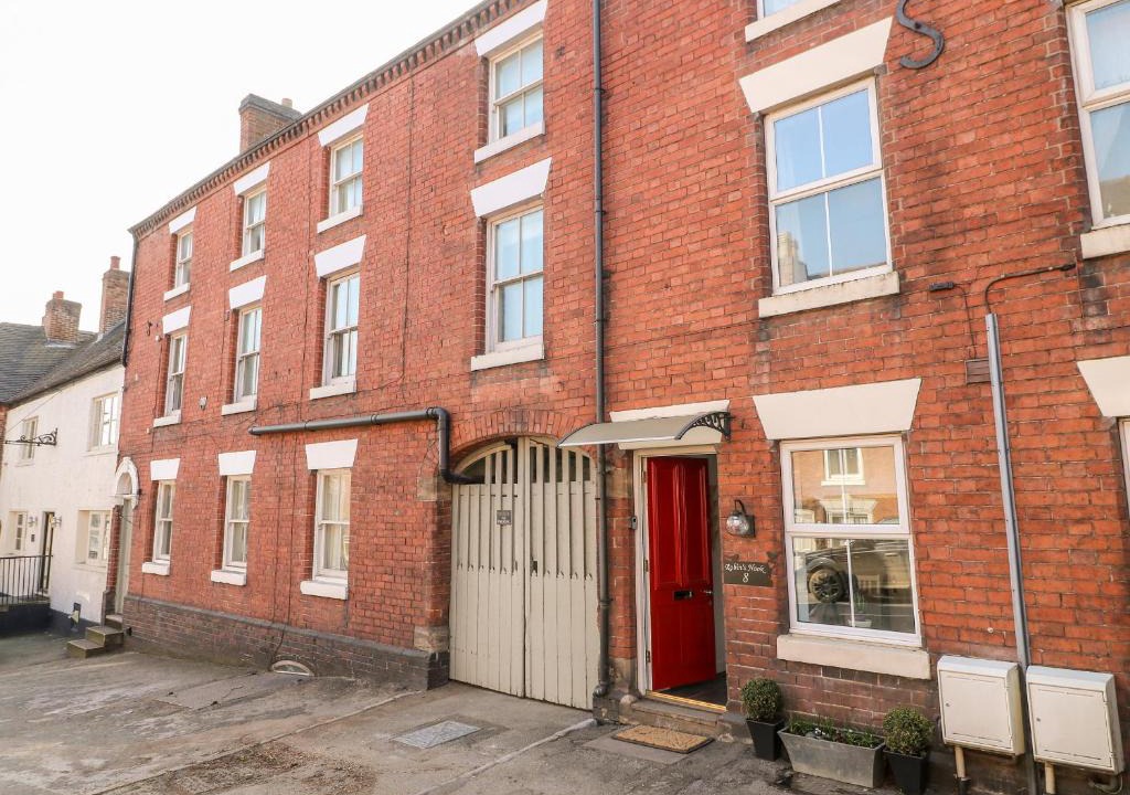 Ashbourne House | Robin's Nook