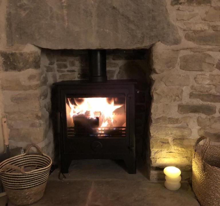 High Peak Apartment | Roger Suite