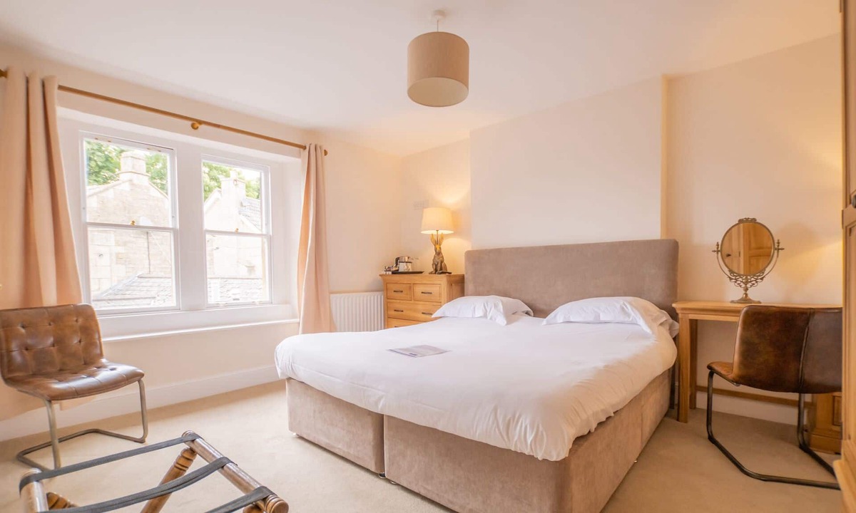 Hinton Charterhouse Bed & Breakfast | Rose And Crown