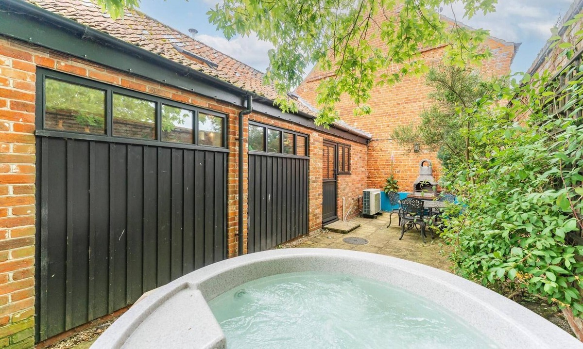 Foxley House | Roundabout Farm
