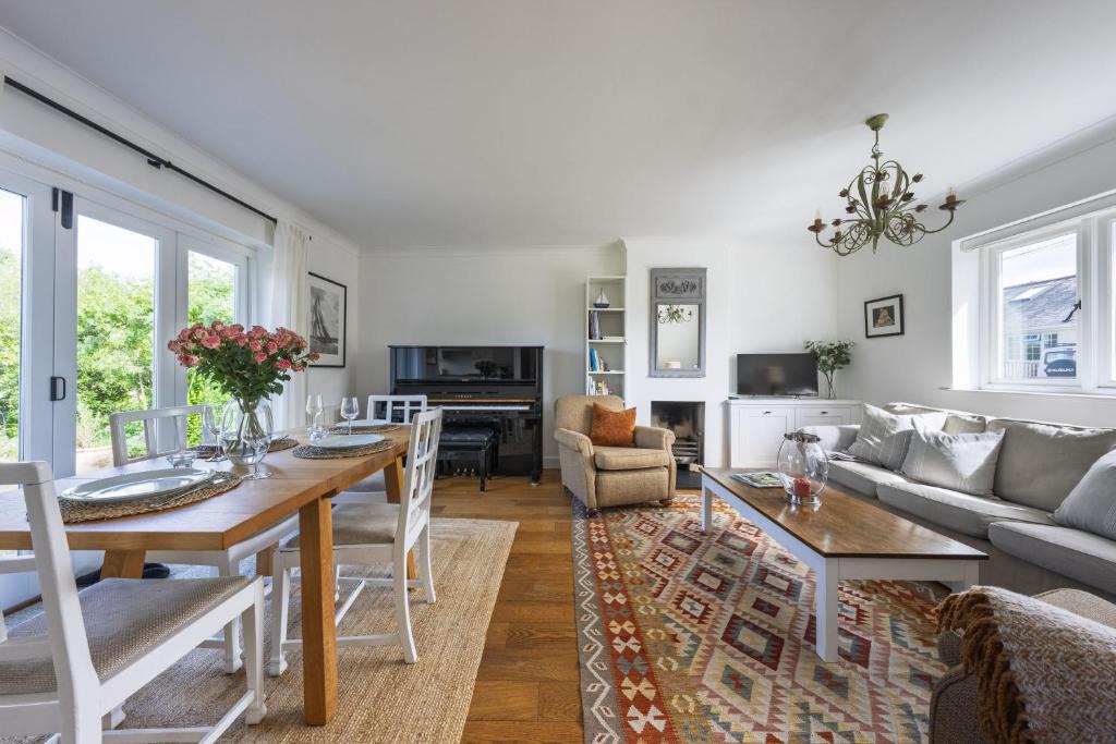 Norleywood House | Rowes Cottage