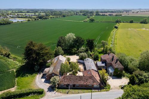 Sidlesham House | Rural Cottage Accommodation for 14