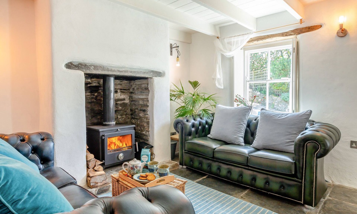 St. Teath House | Ruth's Cottage - Three Bedroom House, Sleeps 5