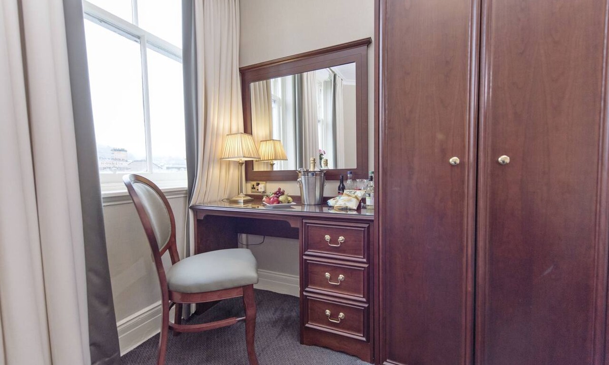Perth Hotel | Salutation Hotel