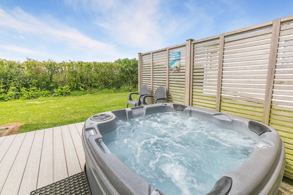 Looe House | Sandy Pebble Deluxe (Pet)