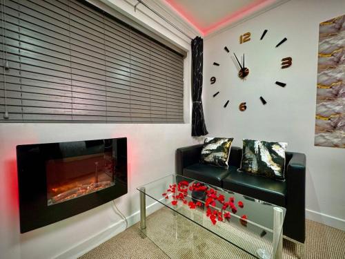 Sheffield Apartment | Sapphire Dreams