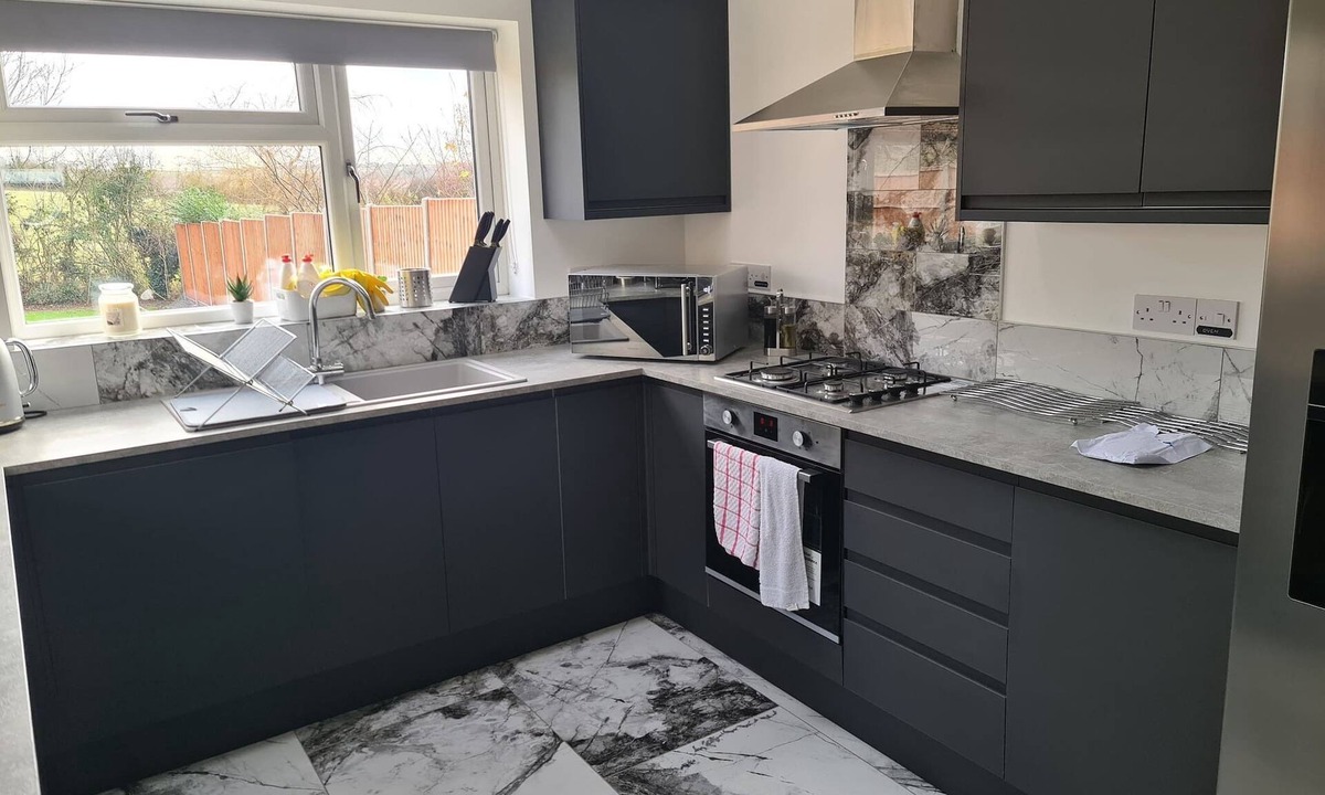 Leicester House | SAV 5bedroom Executive detached house in Leicester