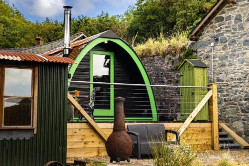 Glandyfi Ski Chalet | Scenic Pet Friendly Pod in Talybont Aberystwyth