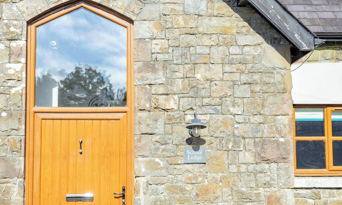 Llandeilo Cottage | School Lodge