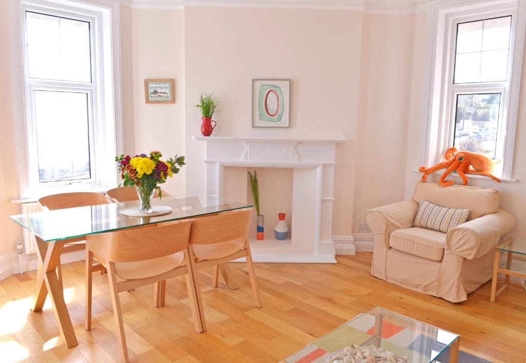 Eastbourne Seafront Apartment | Sea Dreams