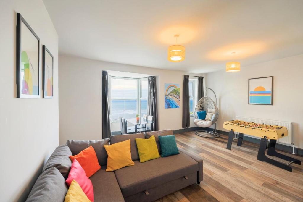 Aberystwyth Apartment | Seafront apartment with balcony, parking and sea views