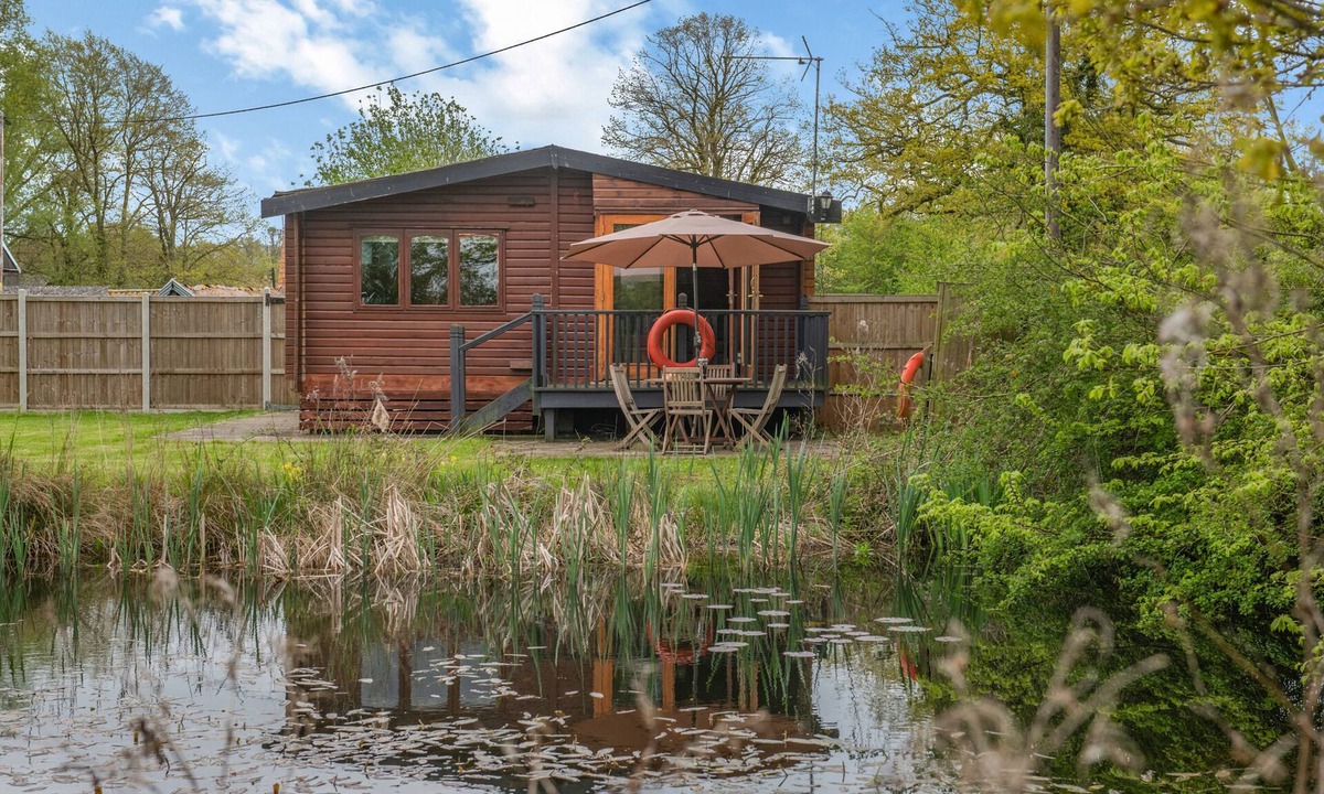 Martlesham Heath House | Search Light Meadow - Two Bedroom House, Sleeps 4