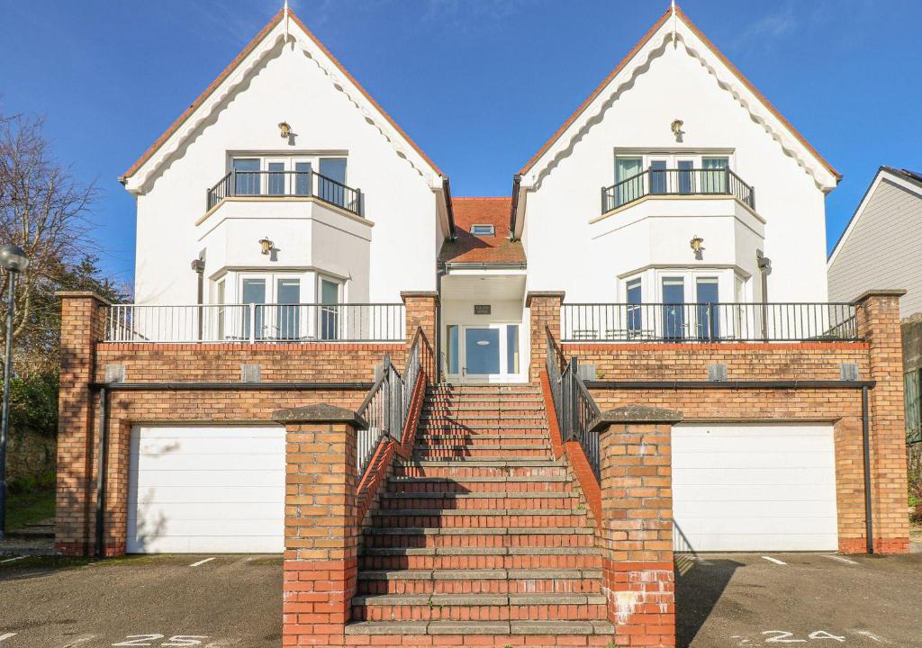 Tenby Apartment | Seashells