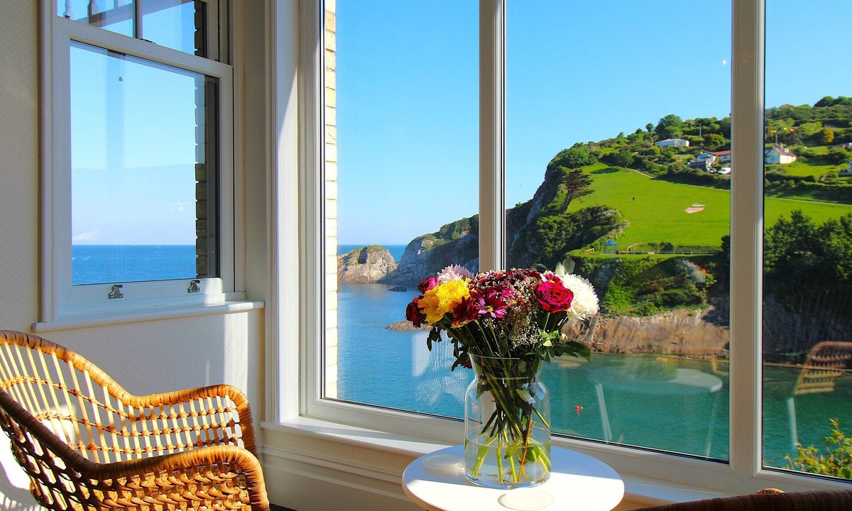 Combe Martin House | Seawood Villa Devon SeaViews Beachfront