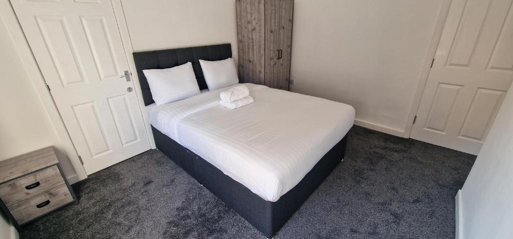 Barnsley House | SELF CHECK in APARTMENT IN CENTRAL BARNSLEY