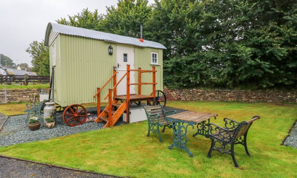 Milford Haven House | Shepherds Hut - The Hurdle, Rosemarket
