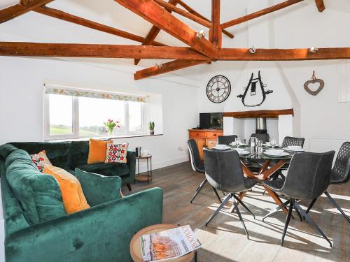 Barnstaple House | Shippon - Ukc9529