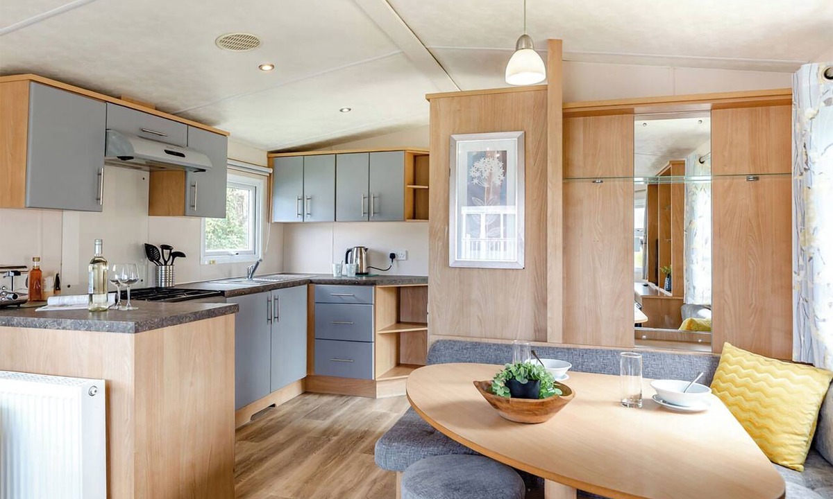 Helston House | Silver Caravan. With ensuite and decking.