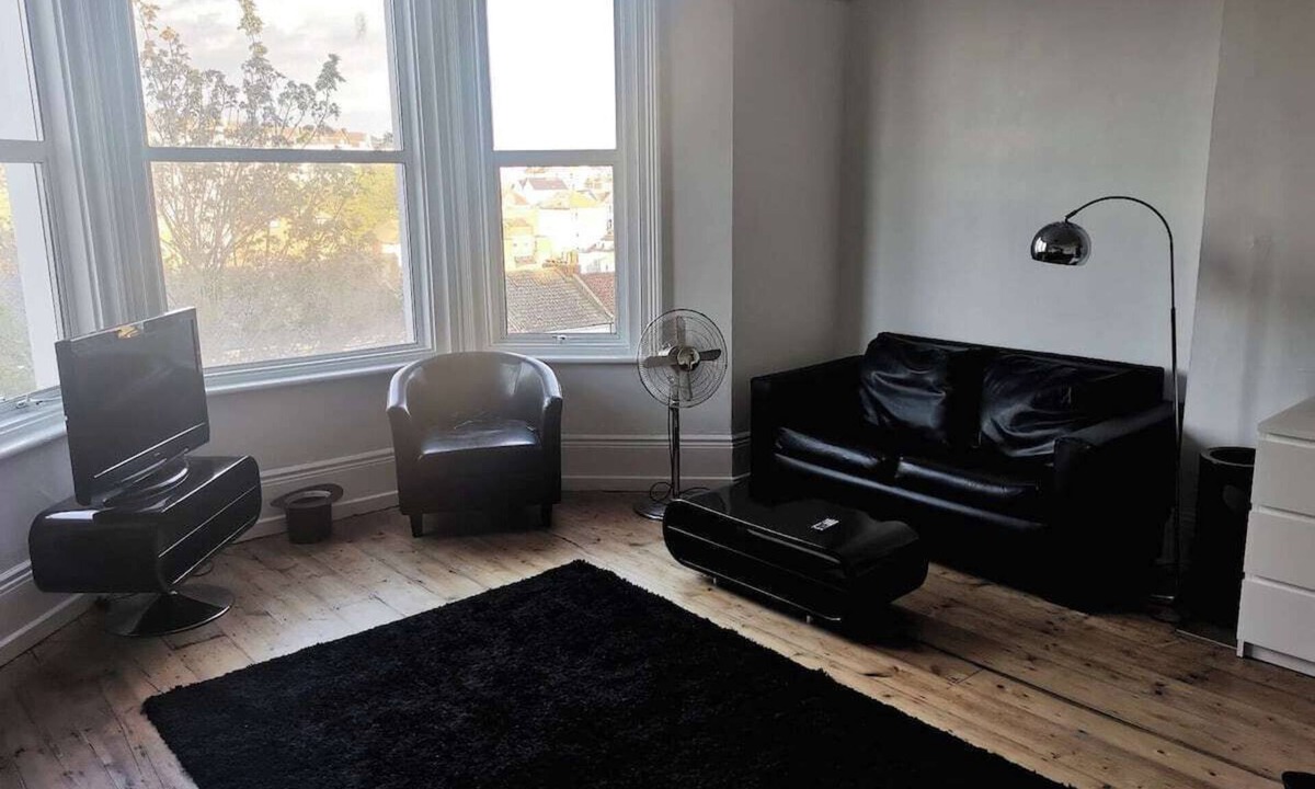 St Leonards-On-Sea Apartment | Simple, stylish studio in the heart of St Leonards