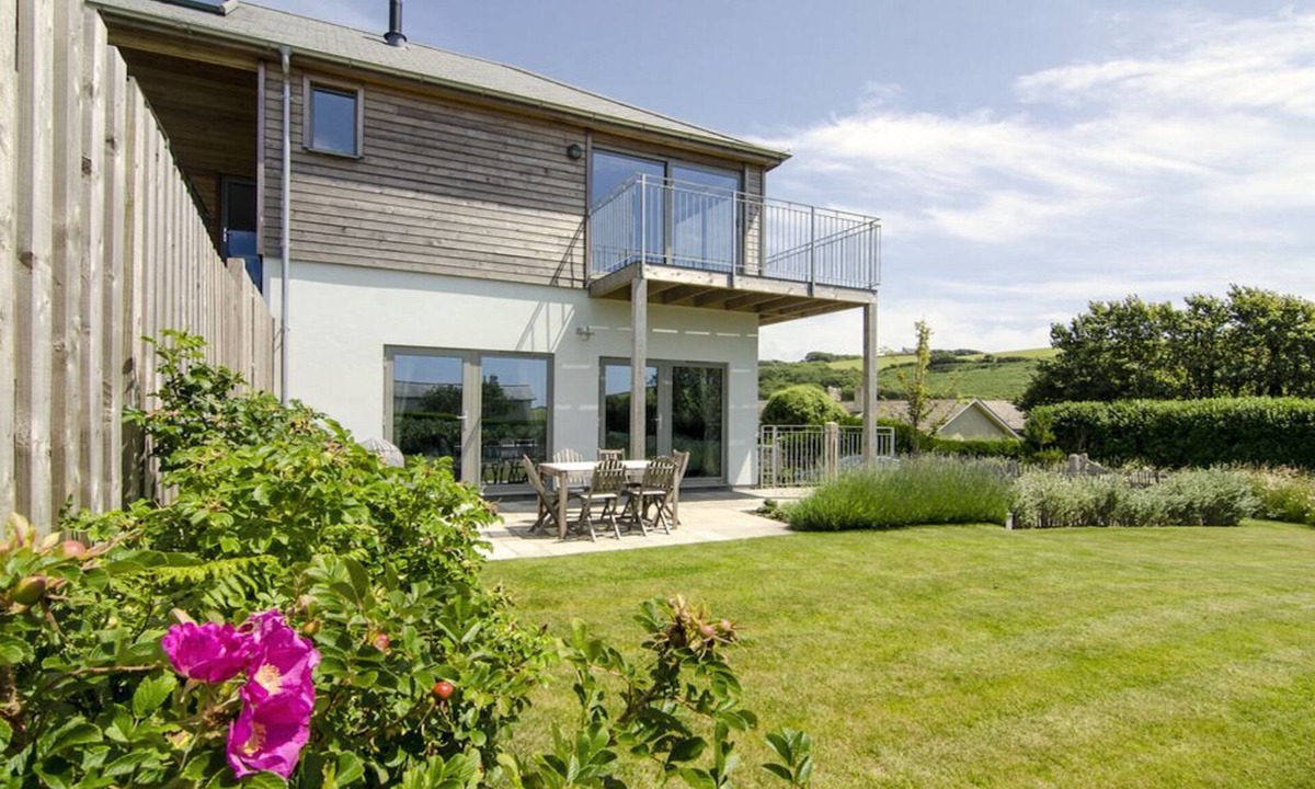 Bantham House | Sloopside The Annexe - Bantham, S.Devon, central village location close to beach