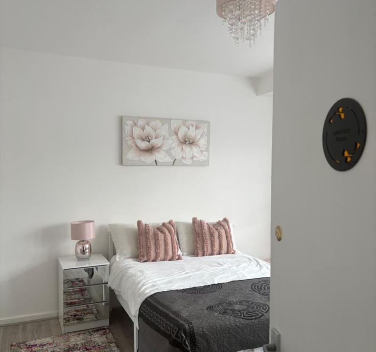 Newbury Park Apartment | Smart Stay