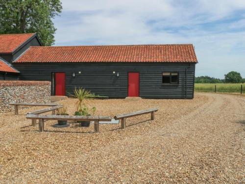 East Dereham House | Snowy Owl Barn