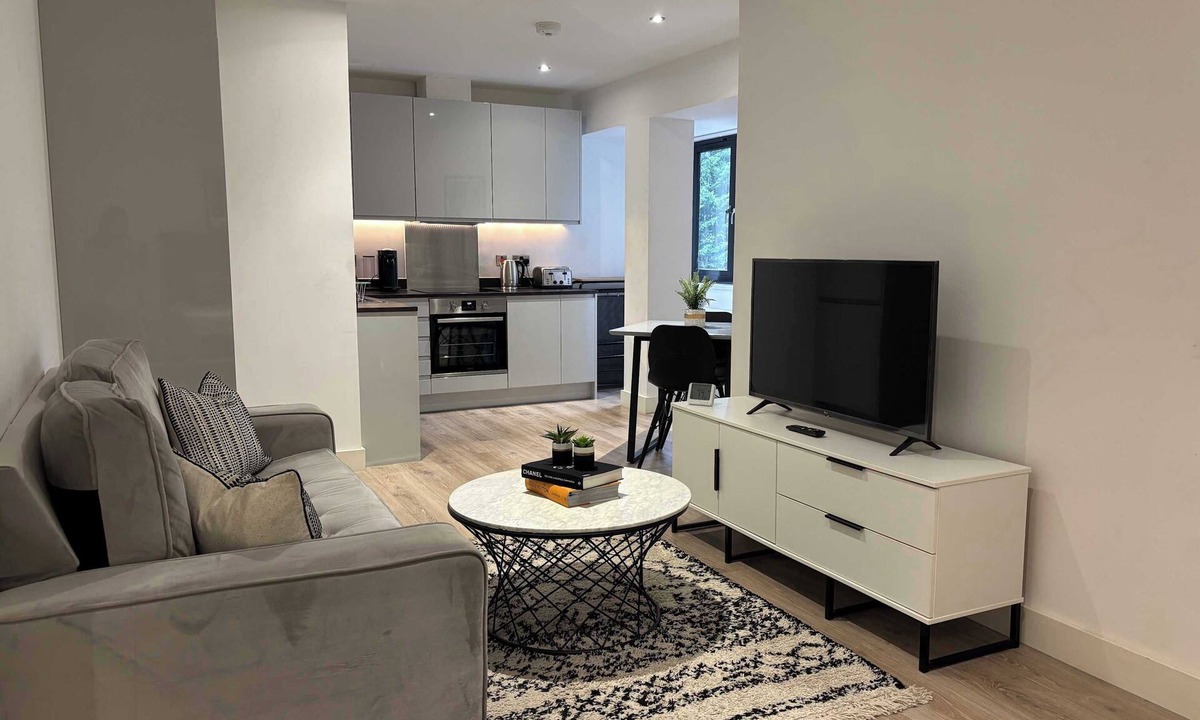 Barnt Green Apartment | Solihull Studio WiFi NEC BHX