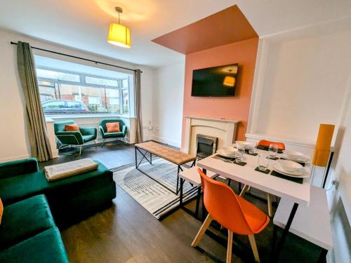 Cowpen Apartment | Spacious 3 BDRM with Driveway , Garden, Blyth
