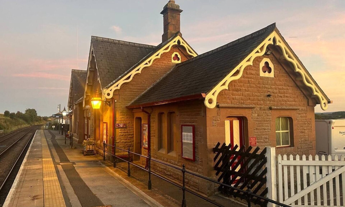 Langwathby Cottage | Spacious 3 bed apartment - pet friendly - Scotsman a spotless & unique 3 bed cottage with EV & free parking near lakes