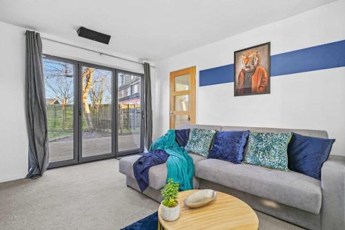 Rugby House | Spacious 3BED Home in Rugby - Ideal for Groups