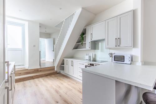 Hanham House | Spacious 3BD house - fast Wi-Fi - smart tv