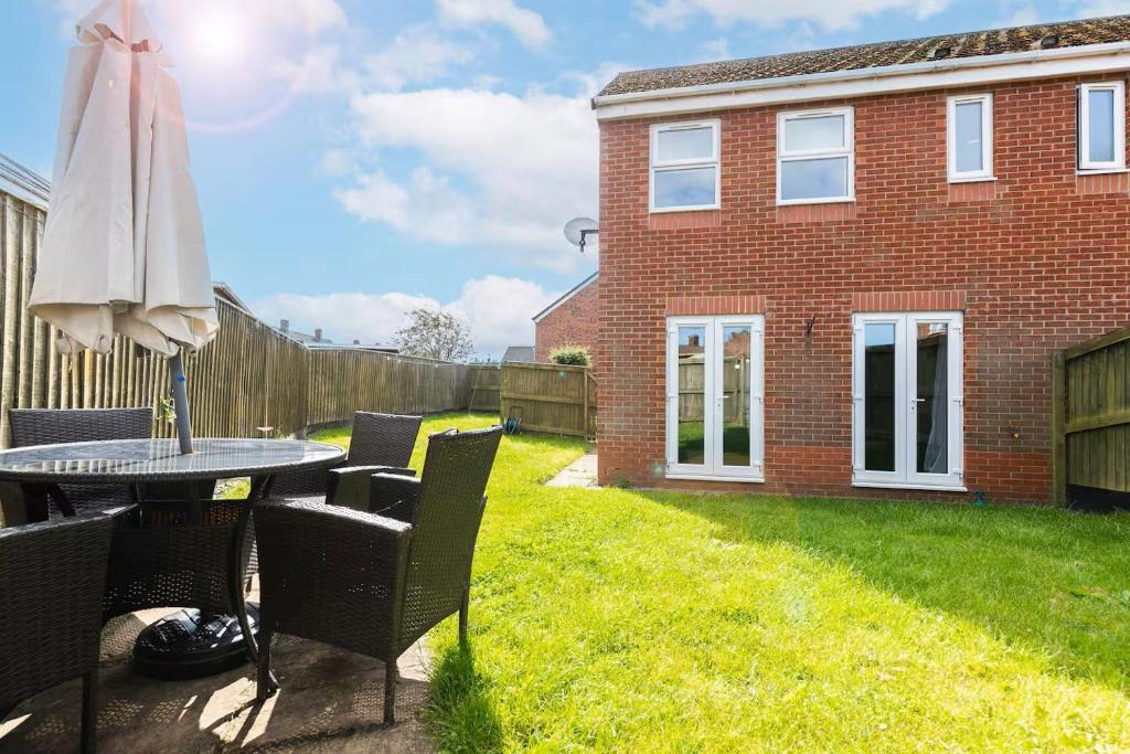 Bowburn House | Spacious 3BR Durham Home Contractor Friendly
