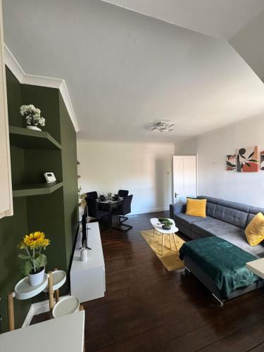Newcastle-upon-Tyne Apartment | Spacious 3BR Flat near Newcastle Centre