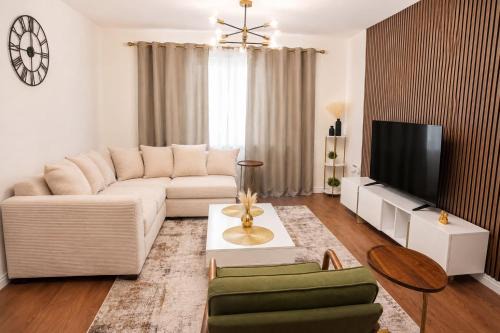 Pinchbeck Villa | Spacious 4BR, 2 Reception Rooms in Spalding, Free Parking, Sleeps 7