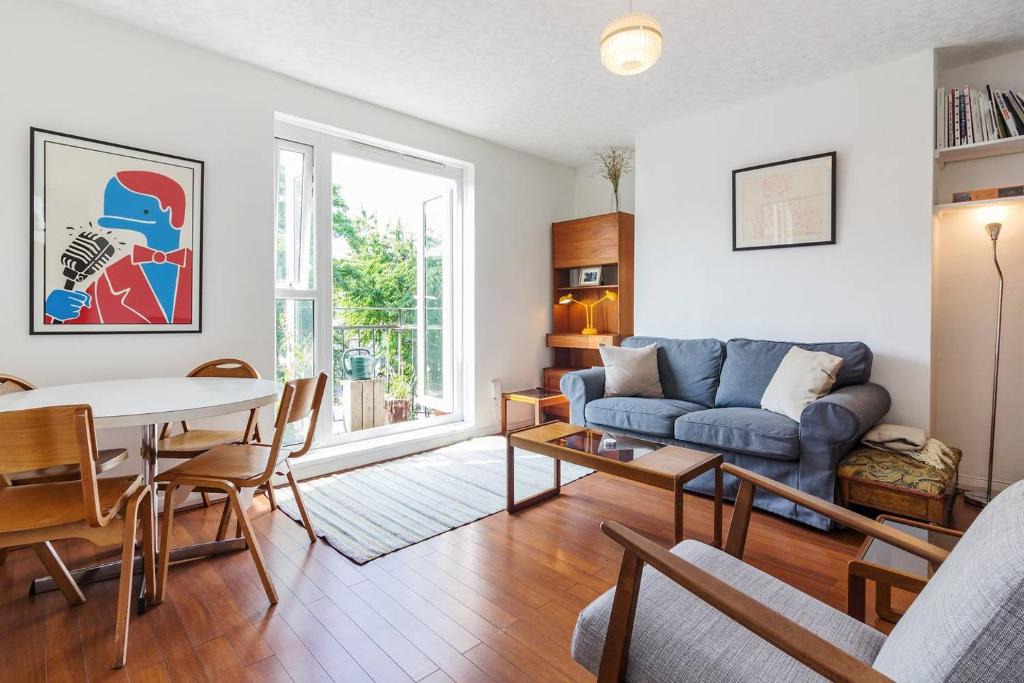 Haggerston Apartment | Spacious, Bright 2 Bed apt in East London